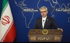 Iran nghi ngờ Mỹ dàn dựng vụ cứu phi công để "trộm uranium làm giàu"