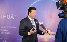 Thanh Bùi với cú bắt tay lịch sử