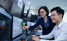 Sau phiên bán tháo, VN-Index "bật dậy" đầy bất ngờ