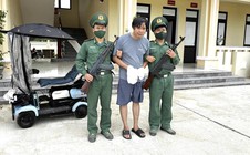 Bắt giữ đối tượng mang theo máy in cùng nhiều tờ tiền giả