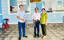 Phát hiện con vật quý hiếm, dài 70cm nằm giữa đồng ruộng