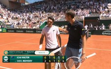Medvedev gục ngã trước tay vợt được đặc cách ở vòng 1 Roland Garros