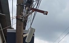 Camera lủng lẳng