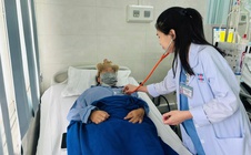 NGƯỜI THẦY THUỐC TRONG TÔI: Lặng thầm níu giữ sự sống