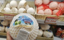 Vắng người mua sắm trực tiếp, siêu thị TPHCM vẫn có mặt hàng “cháy hàng”, doanh số gấp 4