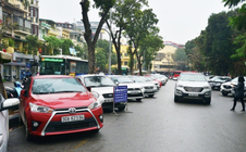 Hà Nội muốn thu phí tối đa tới 400.000 đồng/m2 vỉa hè, lòng đường làm nơi trông giữ ô tô