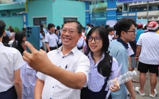 Kết thúc môn thi ngữ văn, nhiều thí sinh tự tin "bỏ túi" 8 điểm