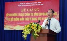TPHCM: Trao gần 250 giấy chứng nhận cho học viên lớp bồi dưỡng lý luận chính trị và nhận thức Đảng