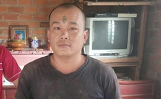 Đối tượng truy nã vừa từ nước ngoài trở về nhà thì bị bắt