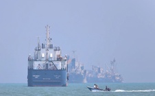 Iran rò rỉ "thỏa thuận với Mỹ", yêu cầu 300 tỉ USD tái thiết