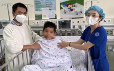 Hơn 10 giờ giành giật sự sống cứu bé trai bị ô tô cán qua người