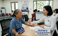 Nhất quyết yêu cầu cụ bà hơn 90 tuổi đến phường: Không thể máy móc hóa con người!
