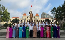 Tuyên dương các tập thể, cá nhân tiêu biểu trong học tập và làm theo lời Bác