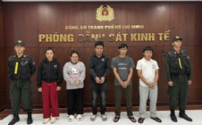 Công an TPHCM bắt vợ chồng chủ xưởng giày cùng 3 nhân viên