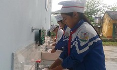 Trao nhà vệ sinh, bồn rửa tay tại 4 tỉnh