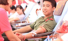 Những người giữ kỷ lục… hiến máu