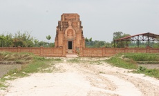 Đến thăm tháp cổ Chót Mạt