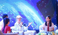 Đả nữ Hollywood "nhắc" bố mẹ Việt đội mũ bảo hiểm cho con Đả nữ Hollywood "nhắc" bố mẹ Việt đội mũ bảo hiểm cho con