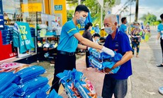 Xúc động với chia sẻ của cụ bà ngày "mở cửa": "Chỉ cần có đủ cơm ăn"