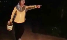 Khởi tố đối tượng nghi đổ phân lên người cháu bé 2 tuổi để đòi nợ