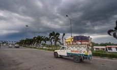 Ấn Độ nín thở đón "hung thần" giữa dịch Covid-19