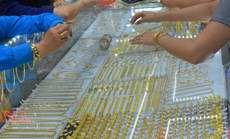 Giá vàng hôm nay 8-5: Mạnh mẽ đi lên, USD bị bán tháo