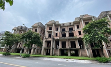 CLIP: Biệt thự hàng chục tỉ đồng bỏ hoang nhiều năm ở Hà Nội