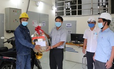 EVNHCMC hỗ trợ công nhân trực ca trong thời gian giãn cách