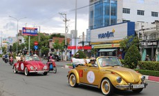 CLIP: Độc đáo dàn xe cổ diễu hành chào mừng ngày hội lớn ở Bạc Liêu