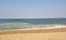 Một buổi sáng, 2 thi thể trôi dạt vào biển Quảng Nam