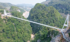 Cầu kính đi bộ dài nhất thế giới sắp đón khách ở Mộc Châu