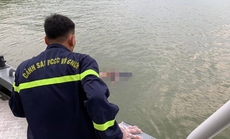 Liên tiếp phát hiện 2 thi thể nam, nữ trôi dạt trên sông