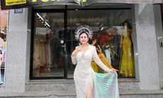 Hoa hậu Lý Kim Ngân diện váy quyến rũ mừng NTK Tommy Nguyễn khai trương