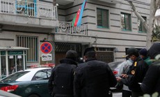 Đại sứ quán Azerbaijan ở Iran bị tấn công, nghi phạm dắt theo cả con nhỏ