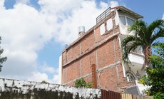 Vụ sập nhà ở Bình Thạnh: Hình ảnh tình thế nguy hiểm của căn nhà bên cạnh