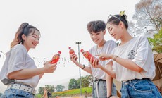 Sinh viên quay cuồng với cơn nóng trong người khi ngày đi học, tối làm thêm, đêm chạy deadline thi cử