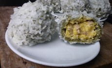 Thèm miếng bánh khúc nóng hổi của mẹ