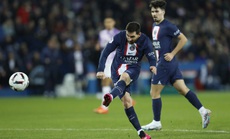 Messi lại hóa người hùng giúp PSG giành chiến thắng