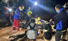 Thái Lan: Xuyên đêm cứu bé gái 19 tháng kẹt dưới giếng sâu