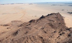 Vật lạ ngoài Trái Đất, hài cốt 7.000 năm: Phát hiện kinh ngạc giữa sa mạc Ả Rập