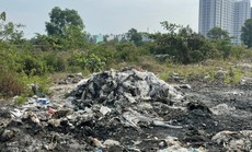 Muôn kiểu "tự xử" rác công nghiệp