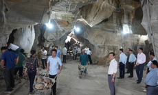 Xử phạt 20 triệu đồng người xâm hại danh thắng quốc gia động Hồ Công