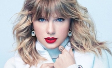Taylor Swift được vinh danh, Kim Hee Ae tái xuất