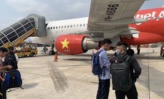 Kỳ thủ đội tuyển cờ tướng TP HCM "tố" vali bị rạch, phá khóa khi đi máy bay?