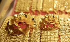 Giá vàng hôm nay 2-4: Vàng SJC giảm mạnh, vẫn cao hơn thế giới 10 triệu đồng/lượng