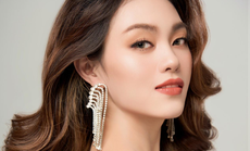 Minh Khuê ngồi giám khảo bất ngờ khoe giọng hát