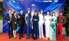 Bà Hồ Thị Thanh Hương trao “viên ngọc biển cả” đến Miss SIU