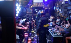 Hàng chục nam nữ bay lắc trong quán karaoke mới khai trương
