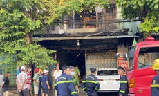 Cháy nhà lúc rạng sáng, 2 vợ chồng chủ tiệm sách tử vong