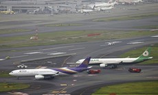 Hai máy bay va chạm ở sân bay của Tokyo